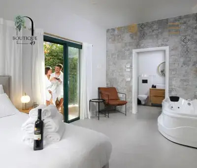 צימרים בזכרון יעקב לזוג מלון בוטיק 49 זכרון יעקוב בית מלון עם ג'קוזי בחדר